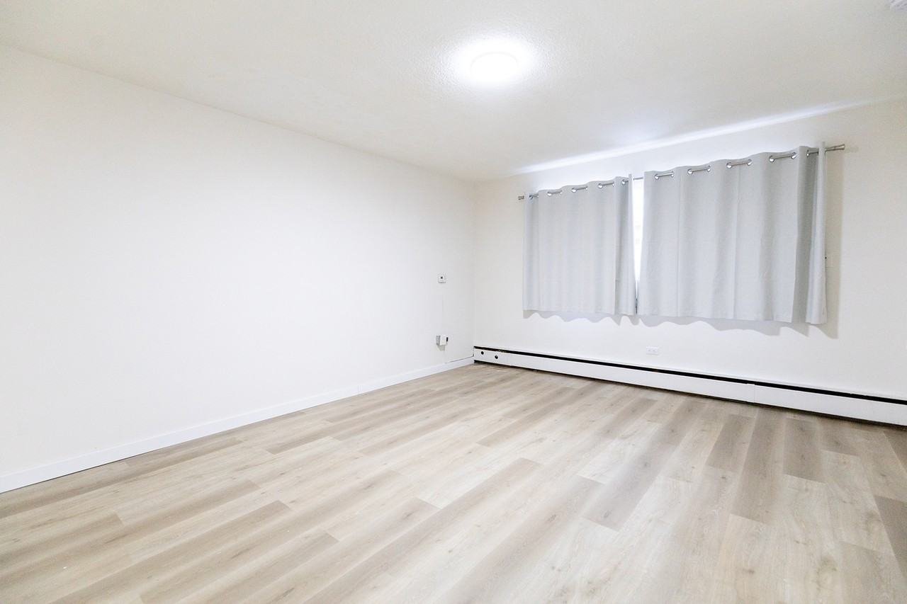 1711 Mount Royal Apartments - Photo 2 of 18