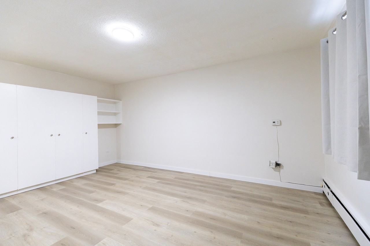 1711 Mount Royal Apartments - Photo 5 of 18