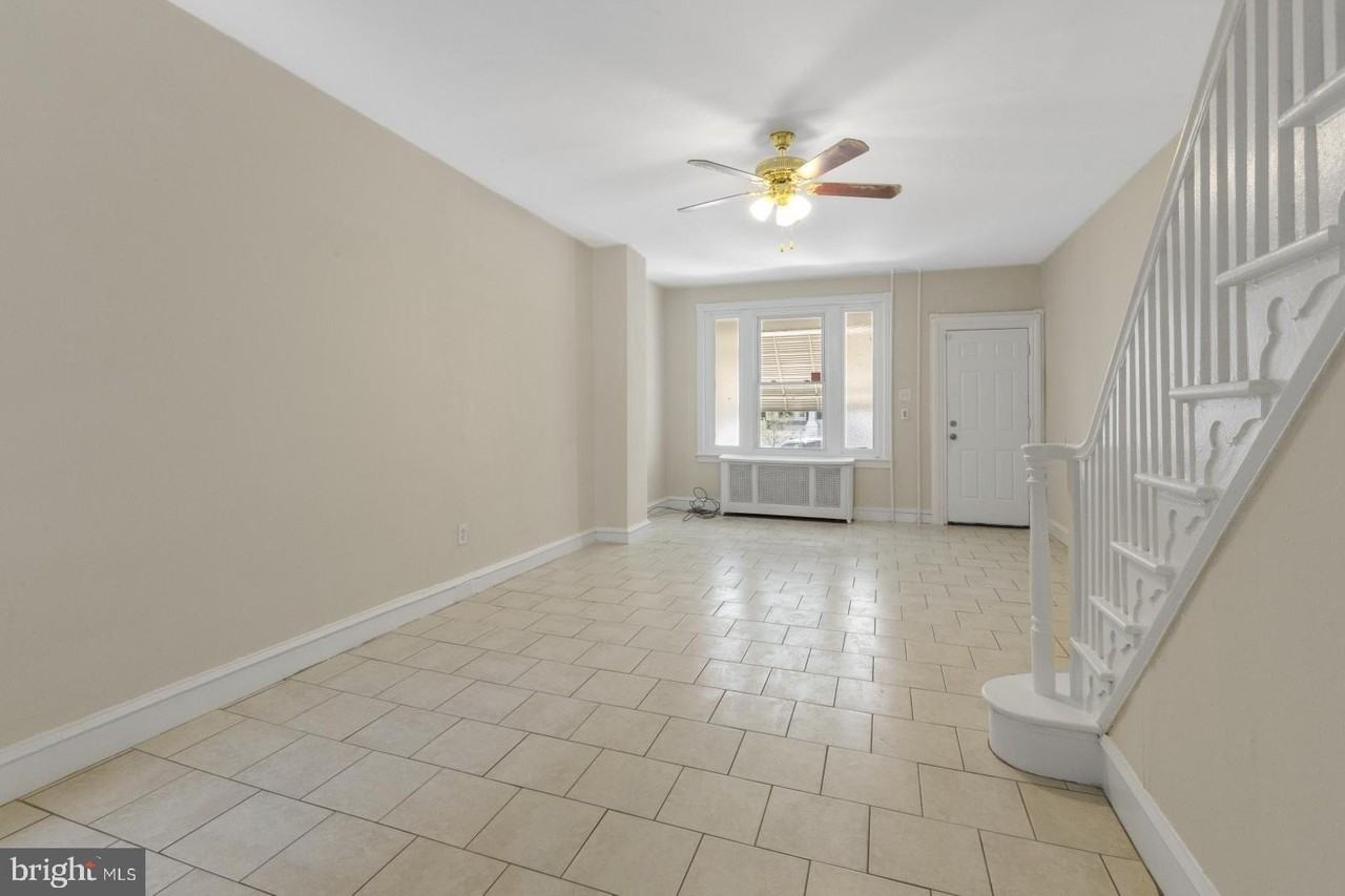 2323 E Cambria St - Photo 4 of 32