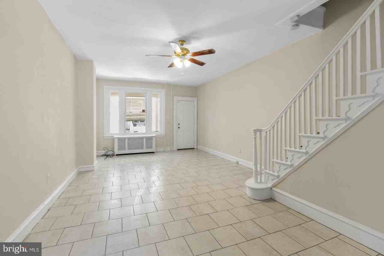 2323 E Cambria St - Photo 5 of 32