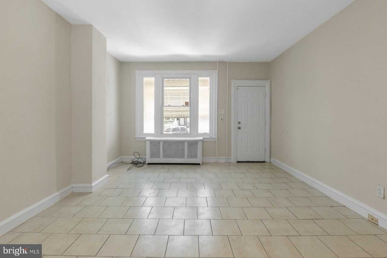 2323 E Cambria St - Photo 6 of 32