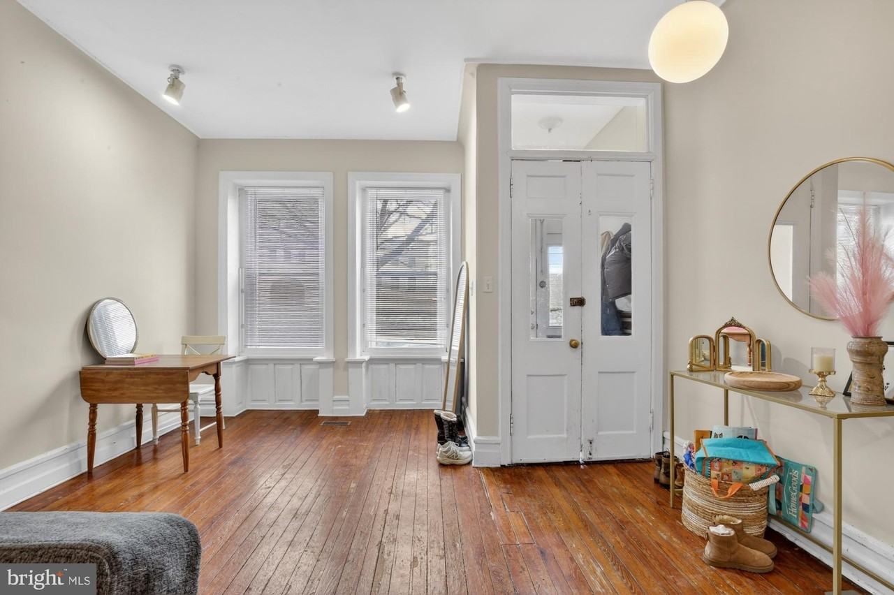 2322 Poplar St - Photo 3 of 30