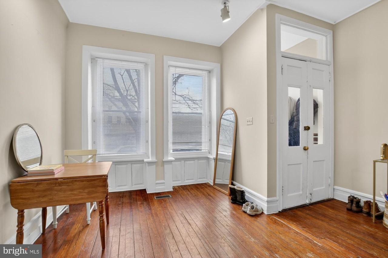 2322 Poplar St - Photo 4 of 30