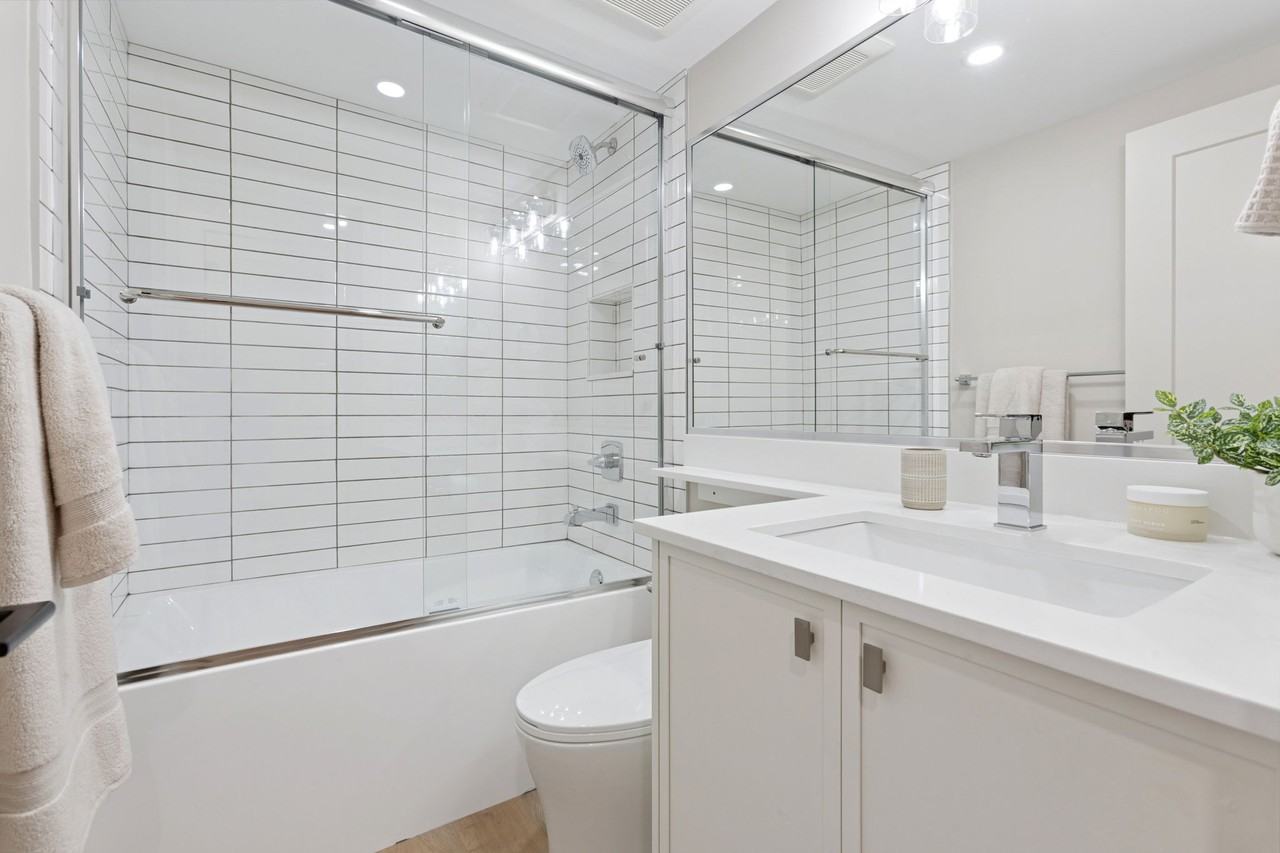 Rent On Oak - Photo 6 of 11