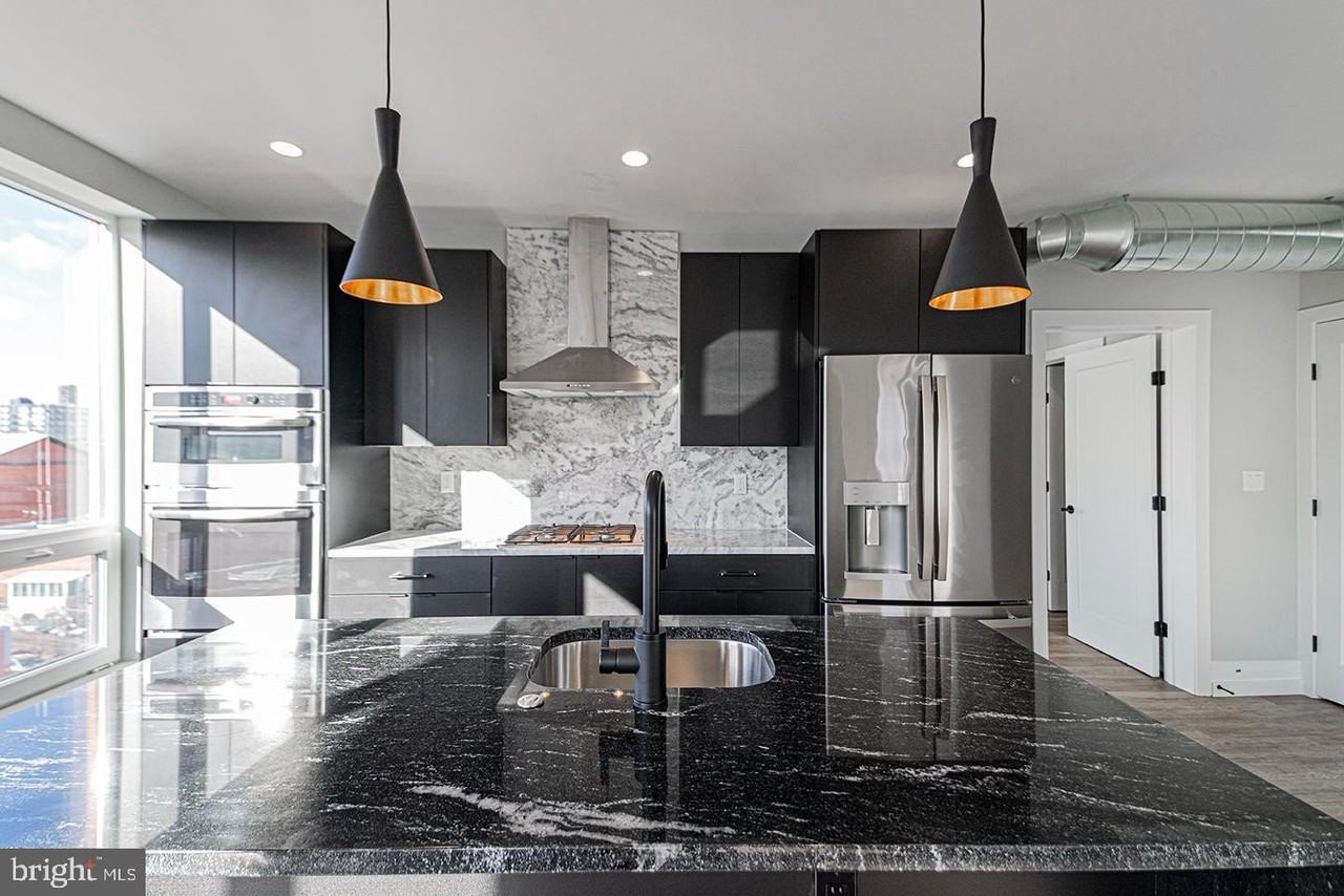 526 Brown St Apt 206 - Photo 3 of 27