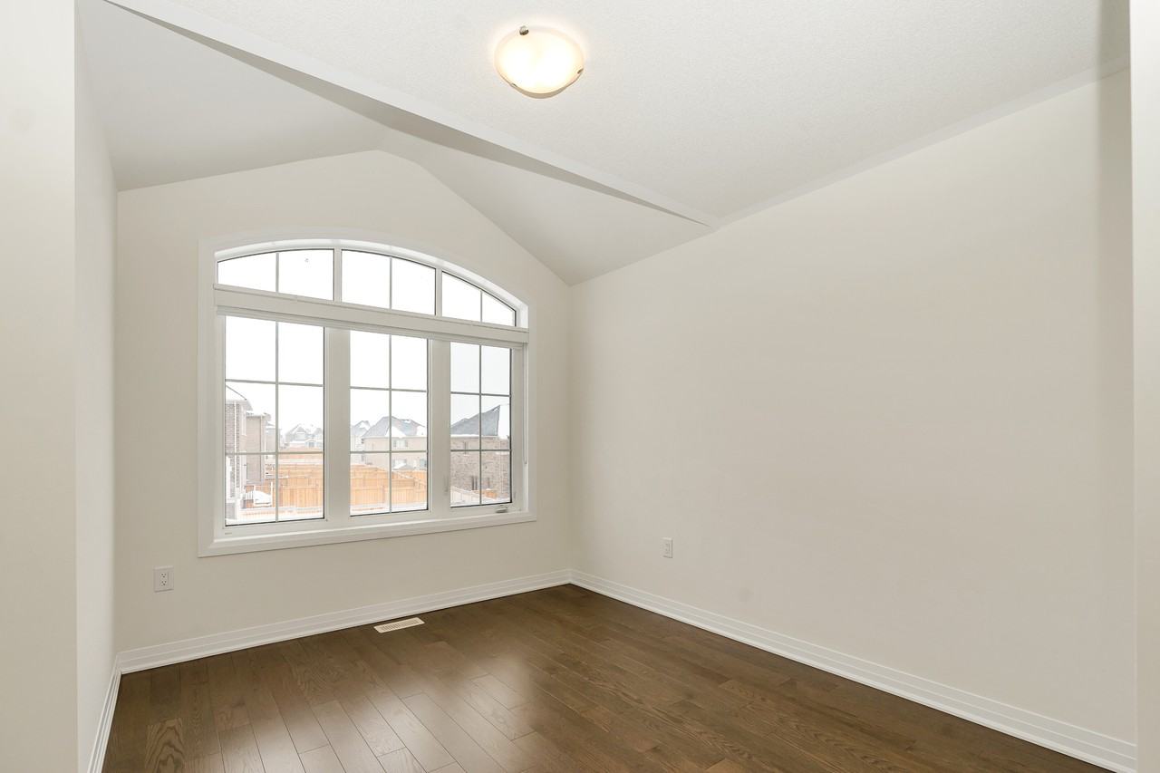 1361 Broderick St, Innisfil, ON L9S 0P5, Canada - Photo 3 of 32