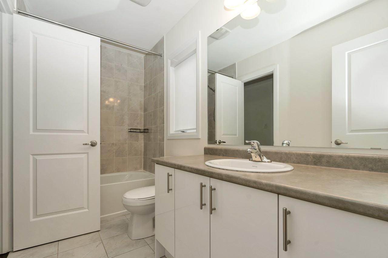 1361 Broderick St, Innisfil, ON L9S 0P5, Canada - Photo 6 of 32