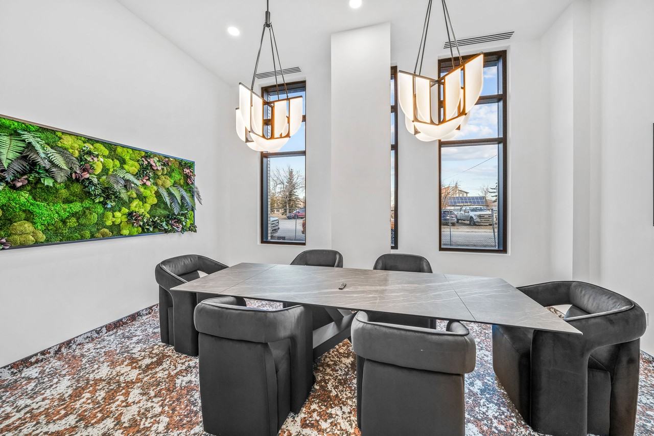 Munro - Photo 7 of 50