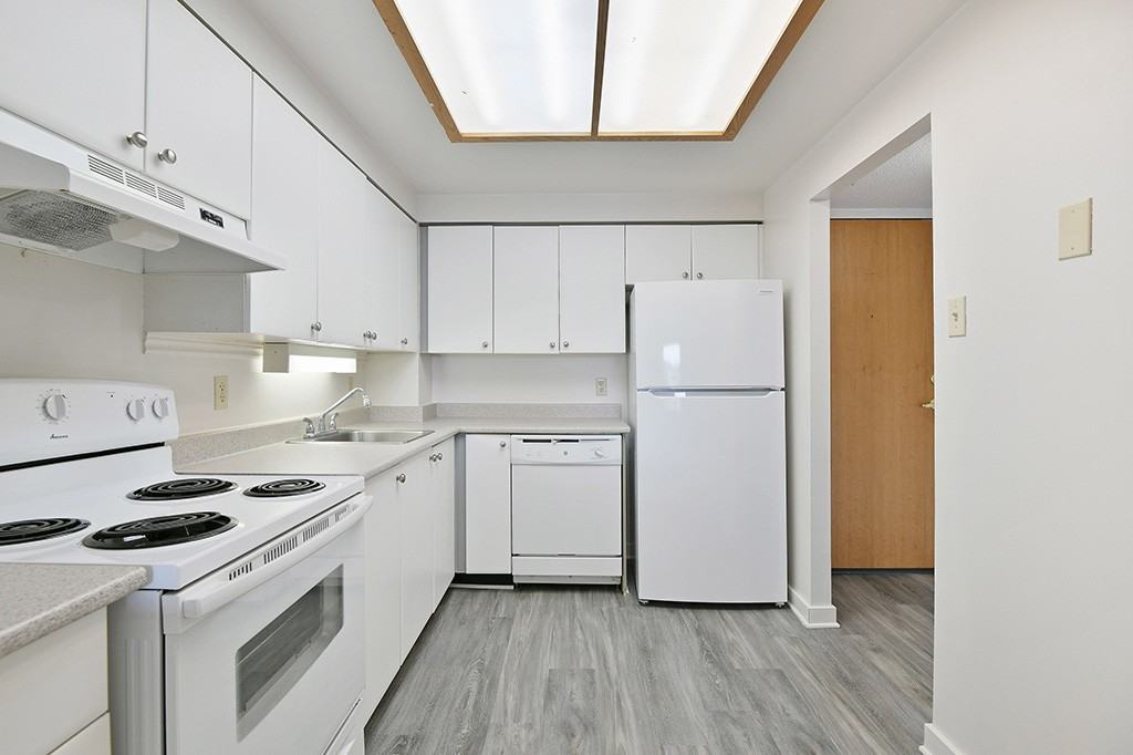 South Centrepointe - Photo 5 of 26