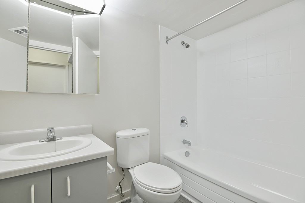 South Centrepointe - Photo 7 of 26