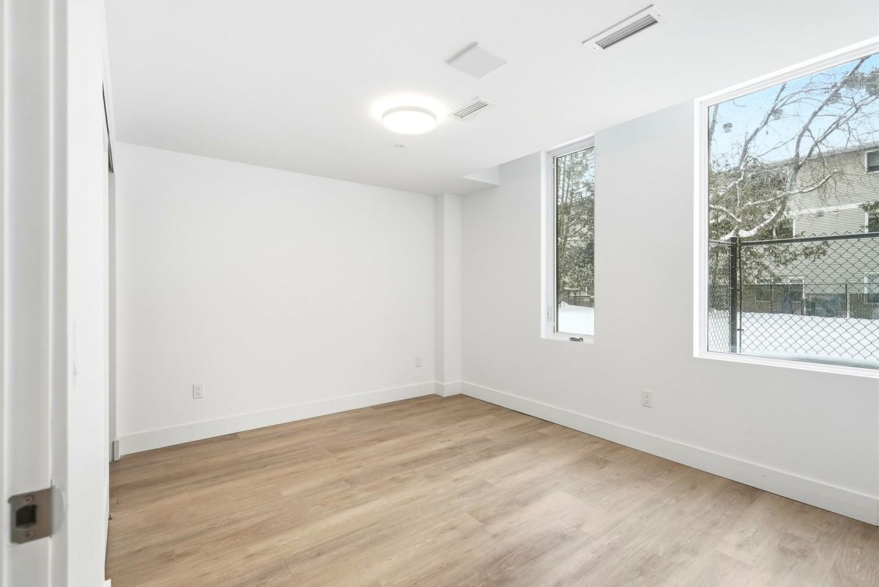 841 Grenon Avenue - Photo 3 of 26