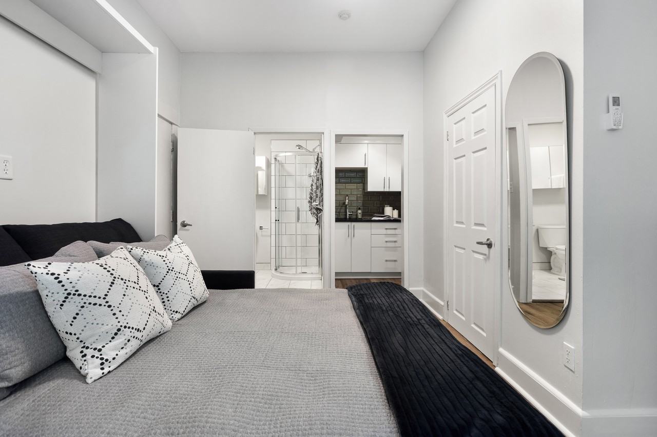 360 Friel - Photo 4 of 50