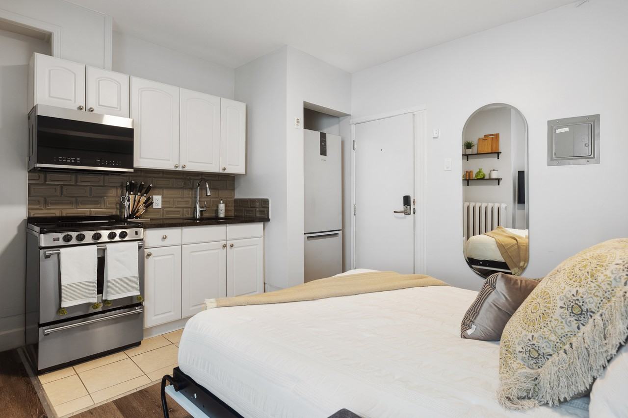 360 Friel - Photo 7 of 50