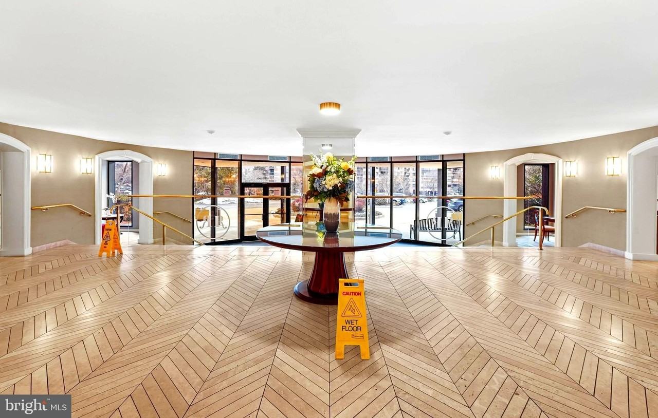 8350 Greensboro Dr Unit 222 - Photo 6 of 41