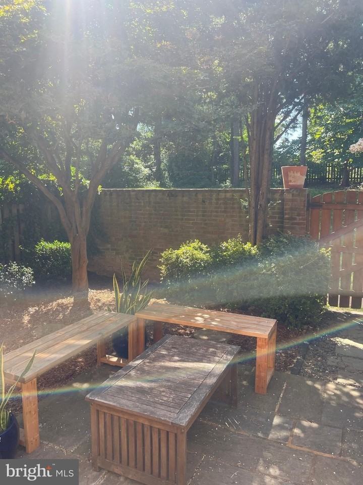 2095 Hopewood Dr - Photo 4 of 4