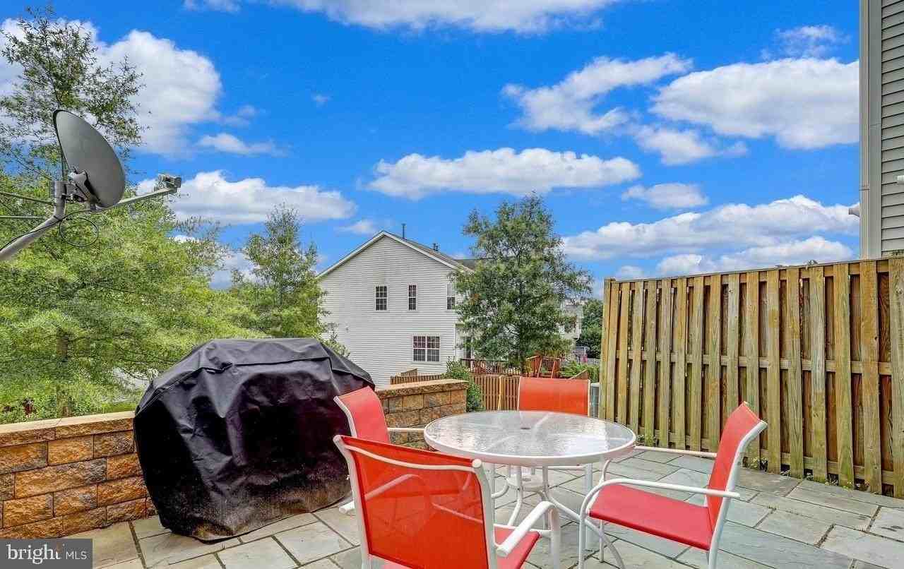 6809 Stone Maple Ter Unit A - Photo 4 of 29