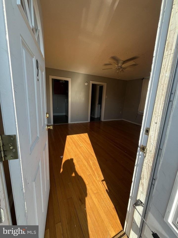 44 S Loudoun St Apt 9 - Photo 3 of 11