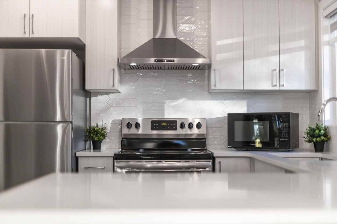 10923 77 Avenue Northwest - Photo 4 of 15