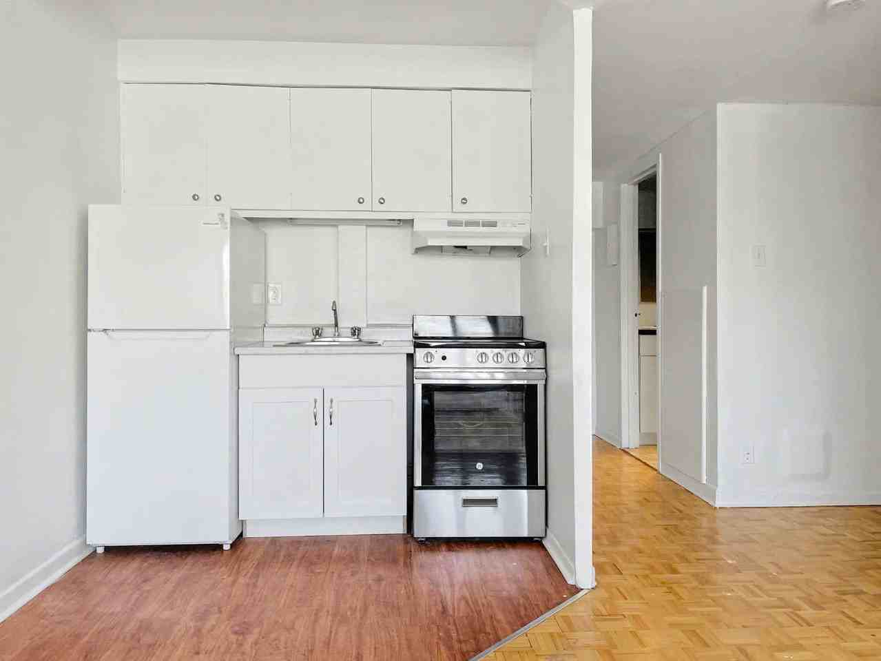 1225 Rue Du Sussex — photo 1