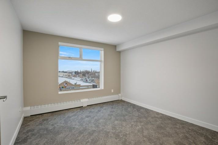 4707 50 St - Photo 7 of 12