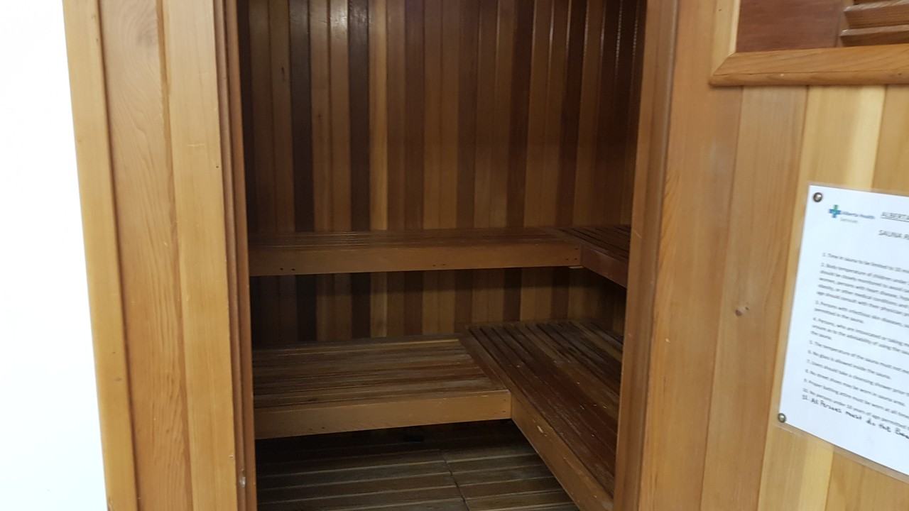 Strathmore Manor - Photo 7 of 11