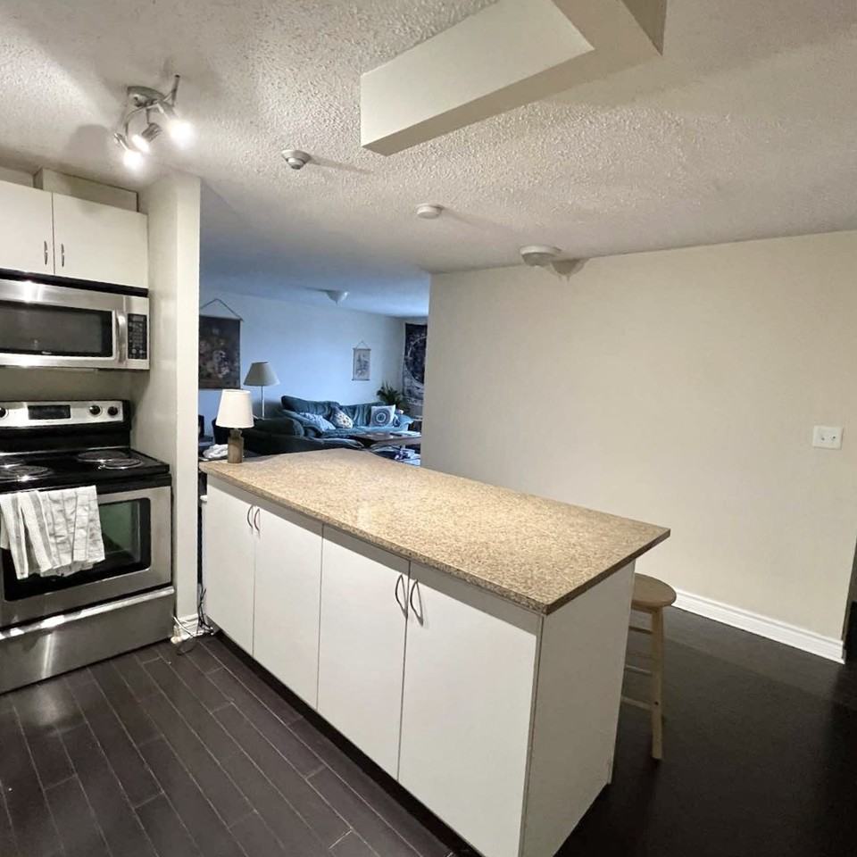 311 Queen Street - Photo 3 of 6