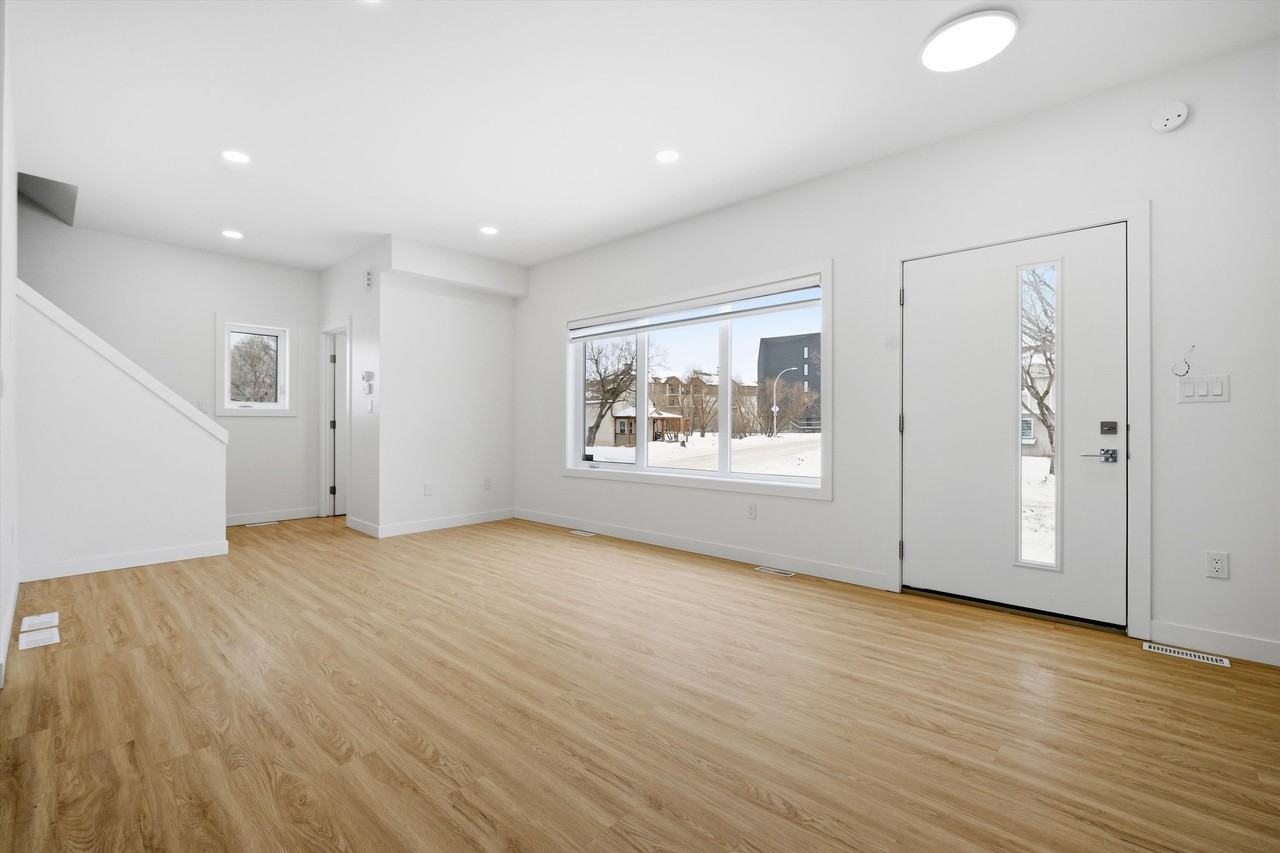 2 Villeneuve Blvd - Photo 2 of 20