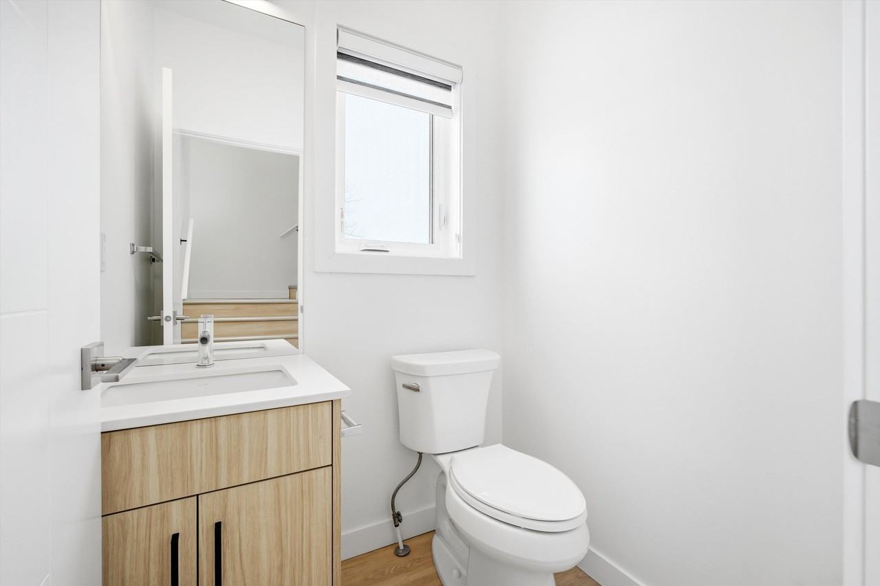 2 Villeneuve Blvd - Photo 6 of 20