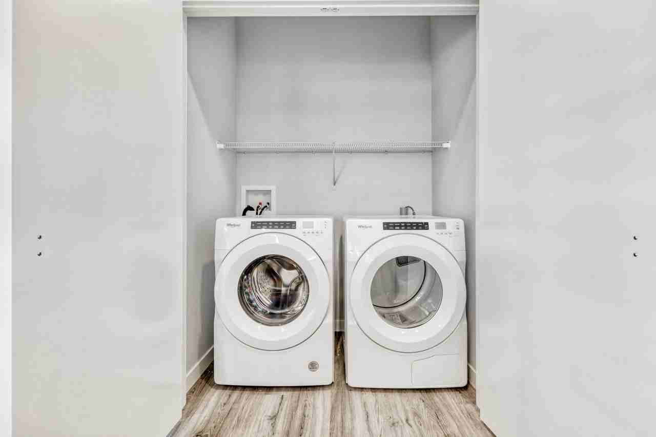 1033 Autumnwood Drive - Photo 3 of 28