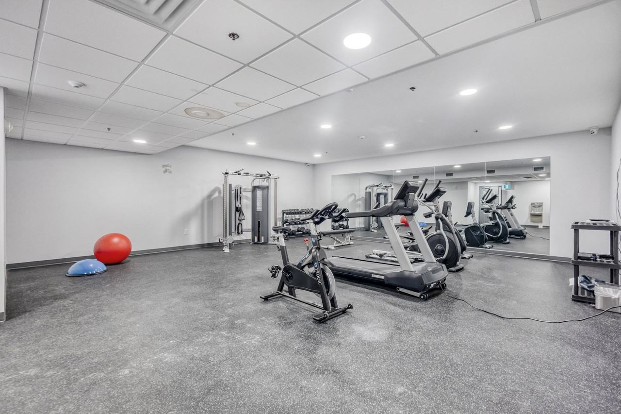 1033 Autumnwood Drive - Photo 5 of 28