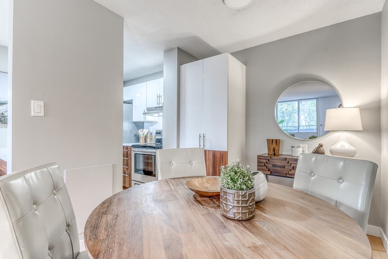 Windsor Arms - Photo 3 of 22