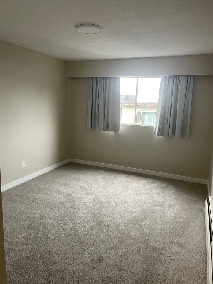 Cudworth Manor - Photo 3 of 9