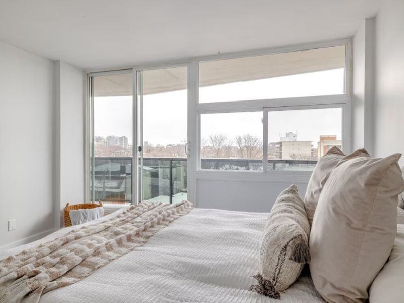 324 Cambridge Street N - Photo 6 of 11