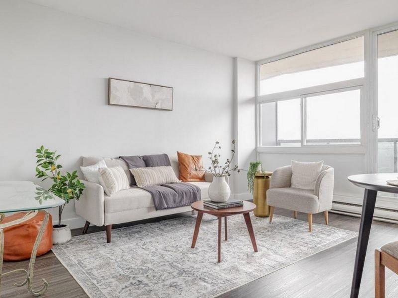 324 Cambridge Street N - Photo 7 of 11