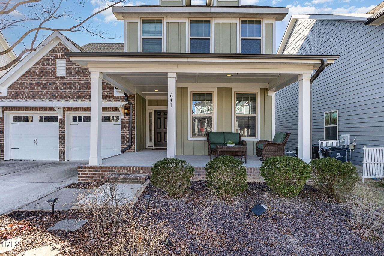 641 Groveview Wynd - Photo 2 of 30