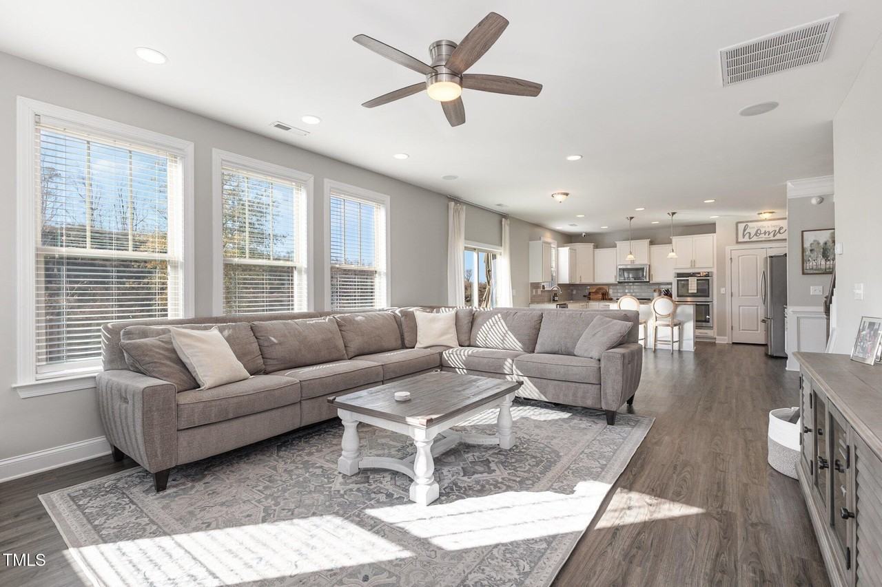 641 Groveview Wynd - Photo 7 of 30