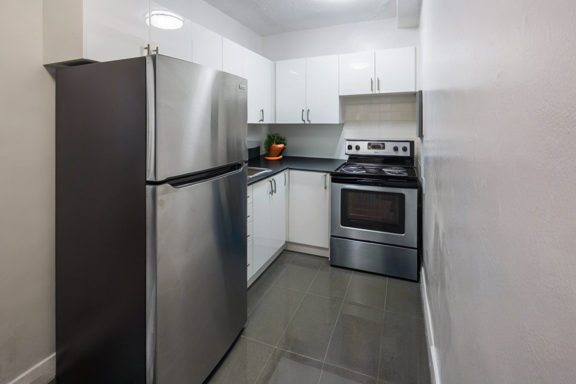 115 Eglinton Avenue West - Photo 6 of 13