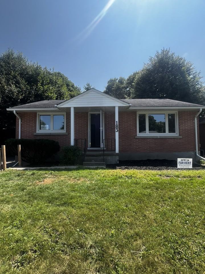 183 Wellington St E - Photo 3 of 23