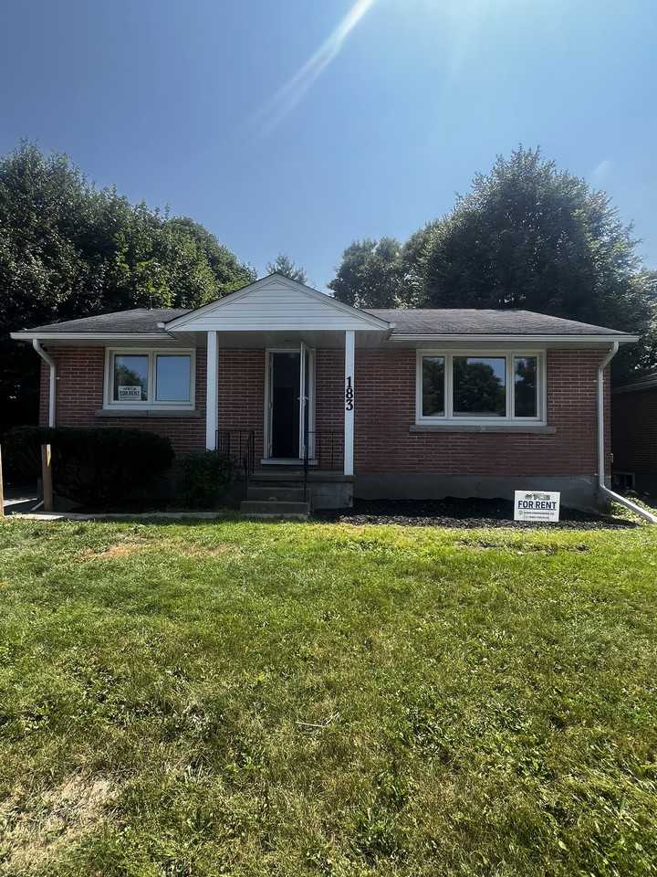 183 Wellington St E - Photo 6 of 23