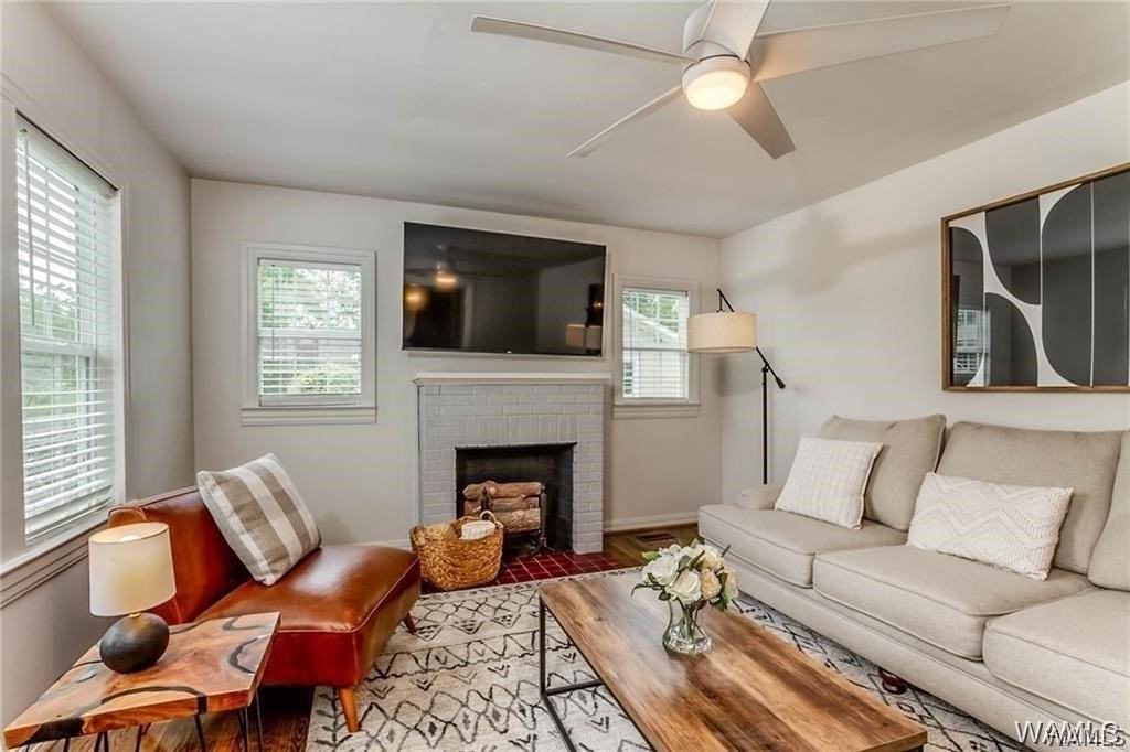 1900 22nd Ave - Photo 3 of 33