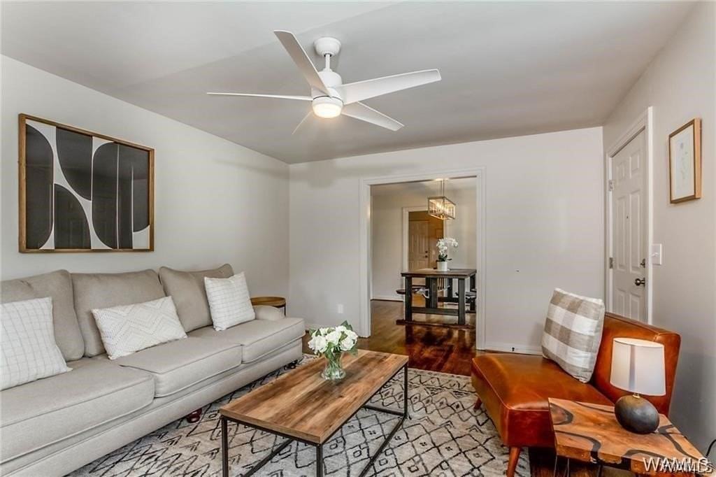 1900 22nd Ave - Photo 4 of 33