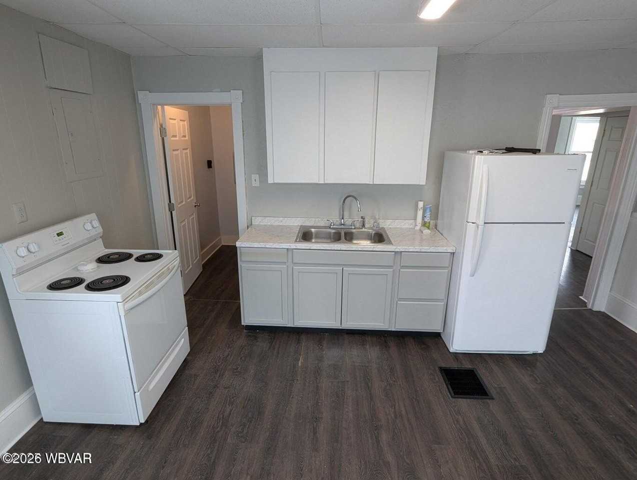 1612 Memorial Ave 2nd Fl - Photo 6 of 17