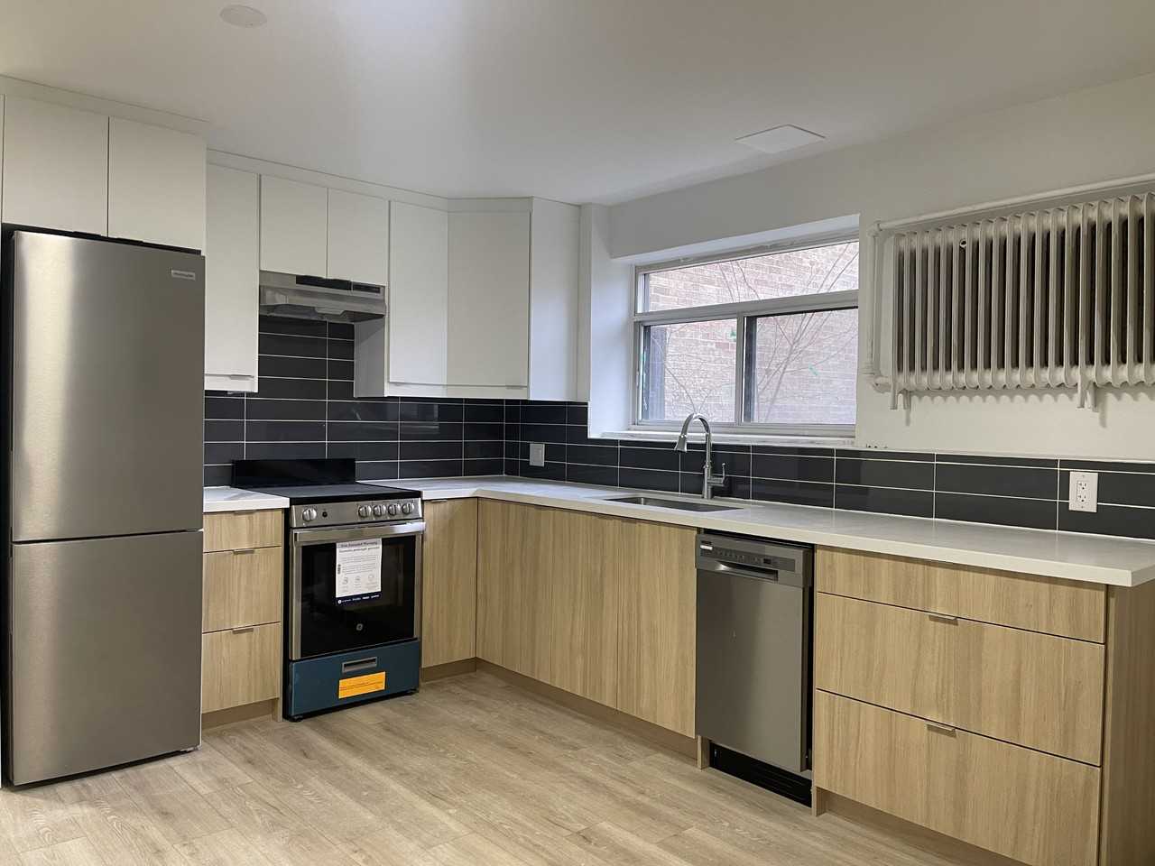 285 Park Lawn Road - Photo 2 of 8