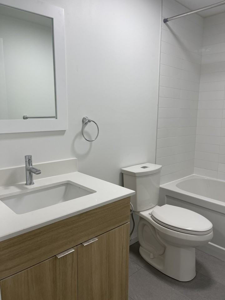 285 Park Lawn Road - Photo 6 of 8