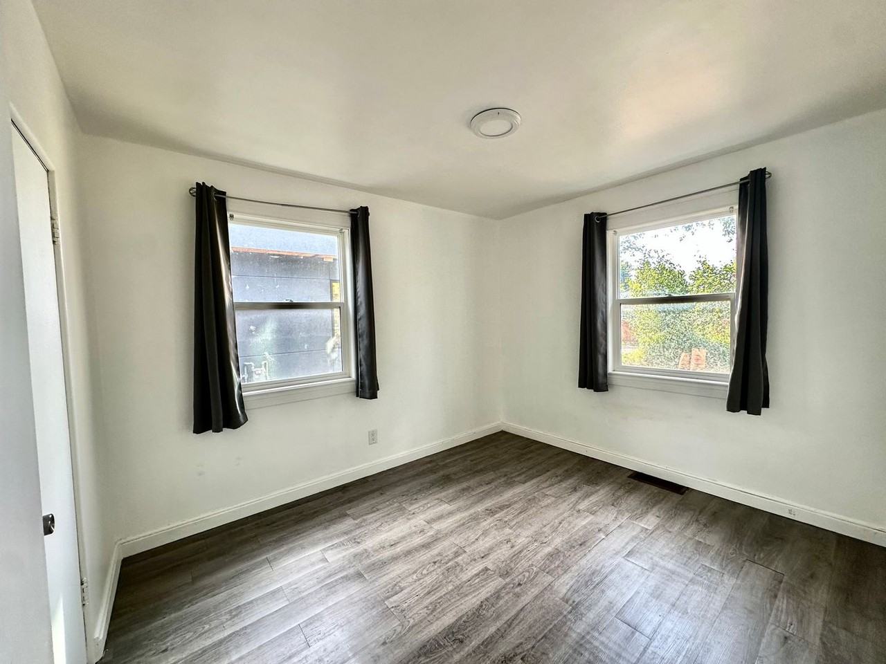 11134 116 Street Upper - Photo 4 of 9