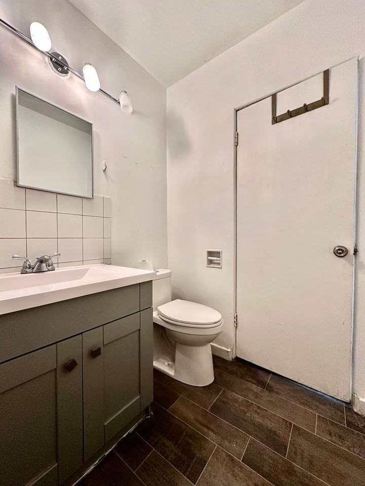 11134 116 Street Upper - Photo 6 of 9