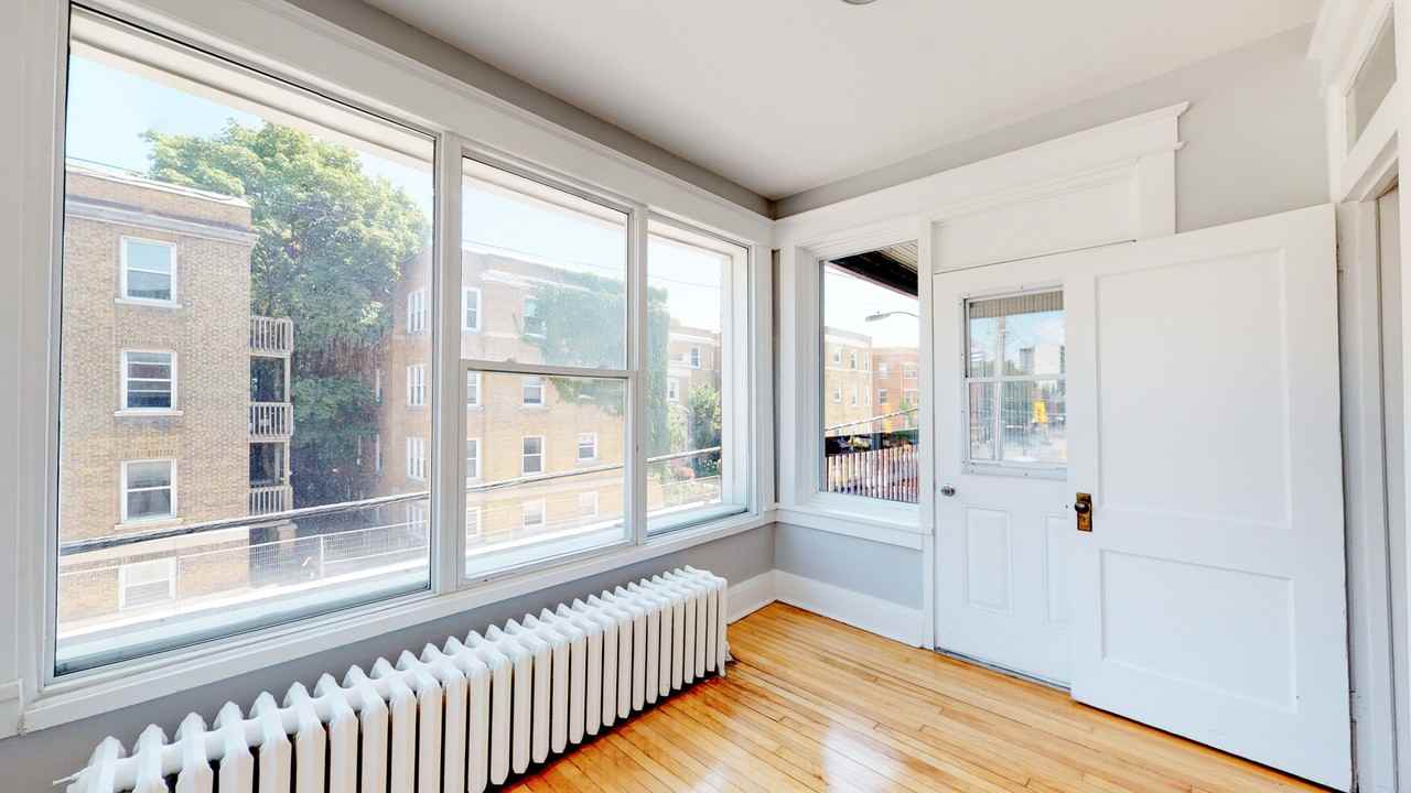 Holbrook Apartments - Photo 4 of 33