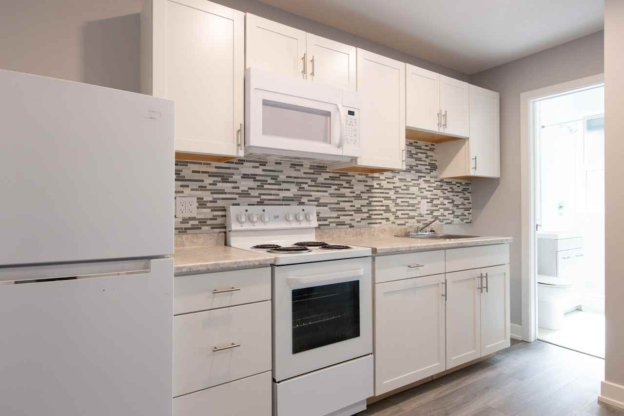 Holbrook Apartments - Photo 5 of 33