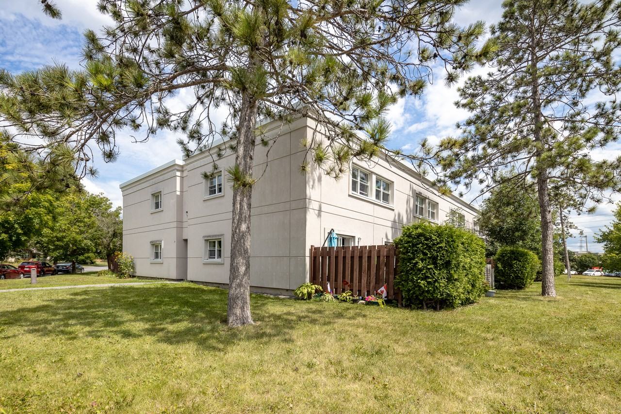 Regency Court Apartments - Photo 2 of 26