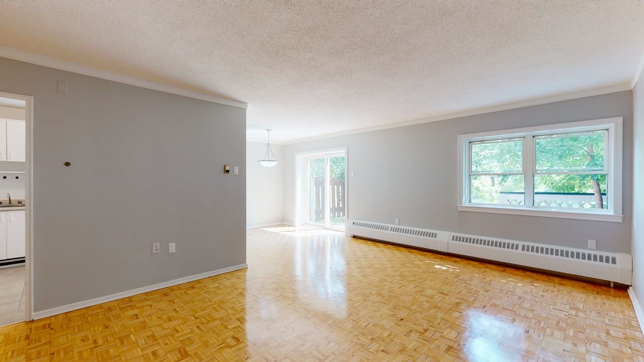 Regency Court Apartments - Photo 6 of 26